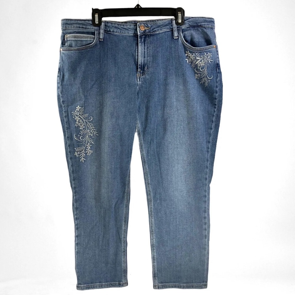 Lee Women’s Blue Modern Series Med Wash Capri Jeans Midrise Size 16!
